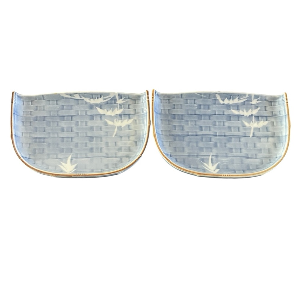 Vintage Set of 2 Half Moon Shaped Sandwich/Lunch Plates. Blue Woven Pattern